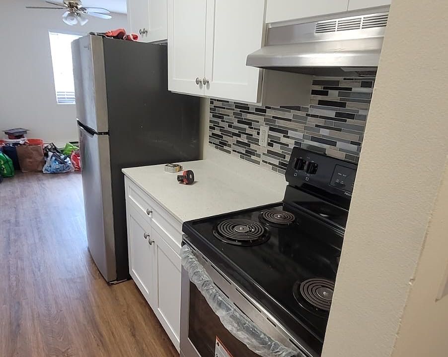 2nd image of 256 Belleville Ave APT C2