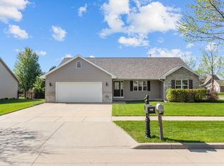 3921 E Appleview Dr, Appleton, WI 54913