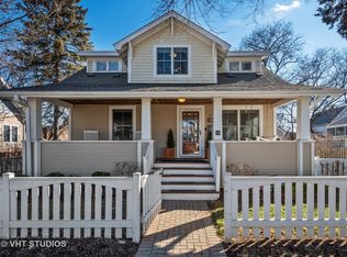 213 E Liberty St, Barrington, IL 60010