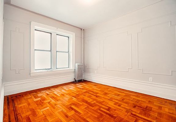 3rd image of 657 E 21st St #D10