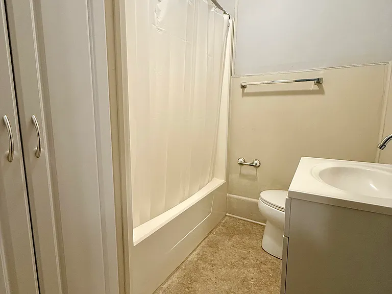 318 Quarry St #4 — Photo 8