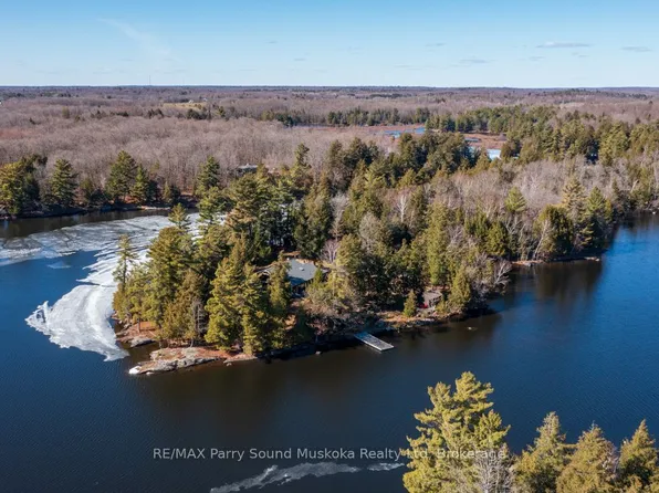 14 Silver Fox Dr, McKellar, ON P0G 1C0