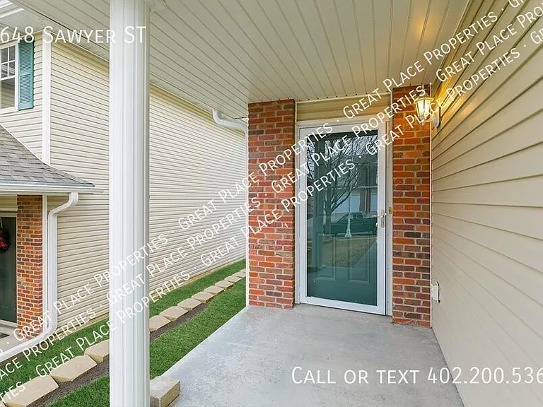 1648 Sawyer St — Photo 2