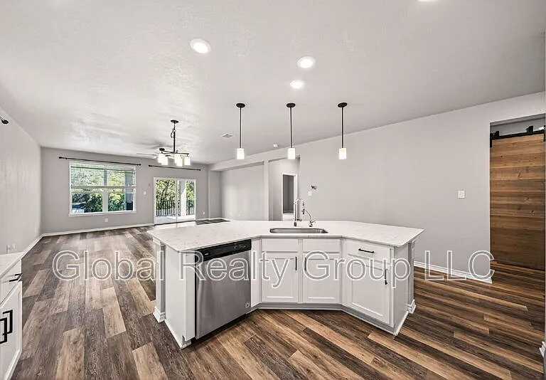 4610 Sebastian Oak — Photo 20