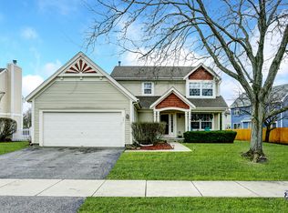 361 Arlington Ln, Grayslake, IL