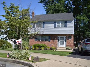 19 Sunnybank Ln, Aston, PA 19014
