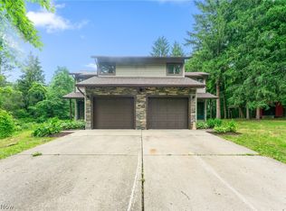 6881 Chestnut Ridge Rd, Hubbard, OH 44425