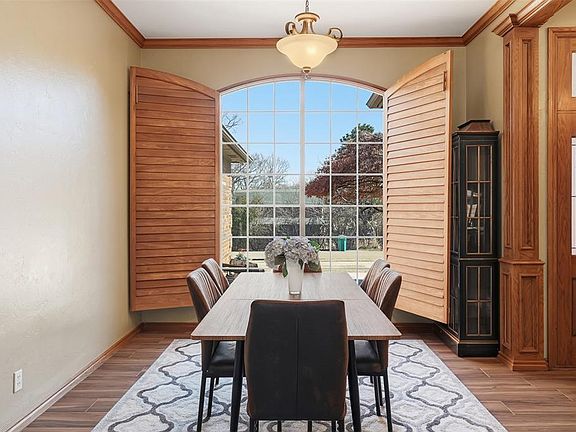 3rd image of 9817 Horseshoe Rd