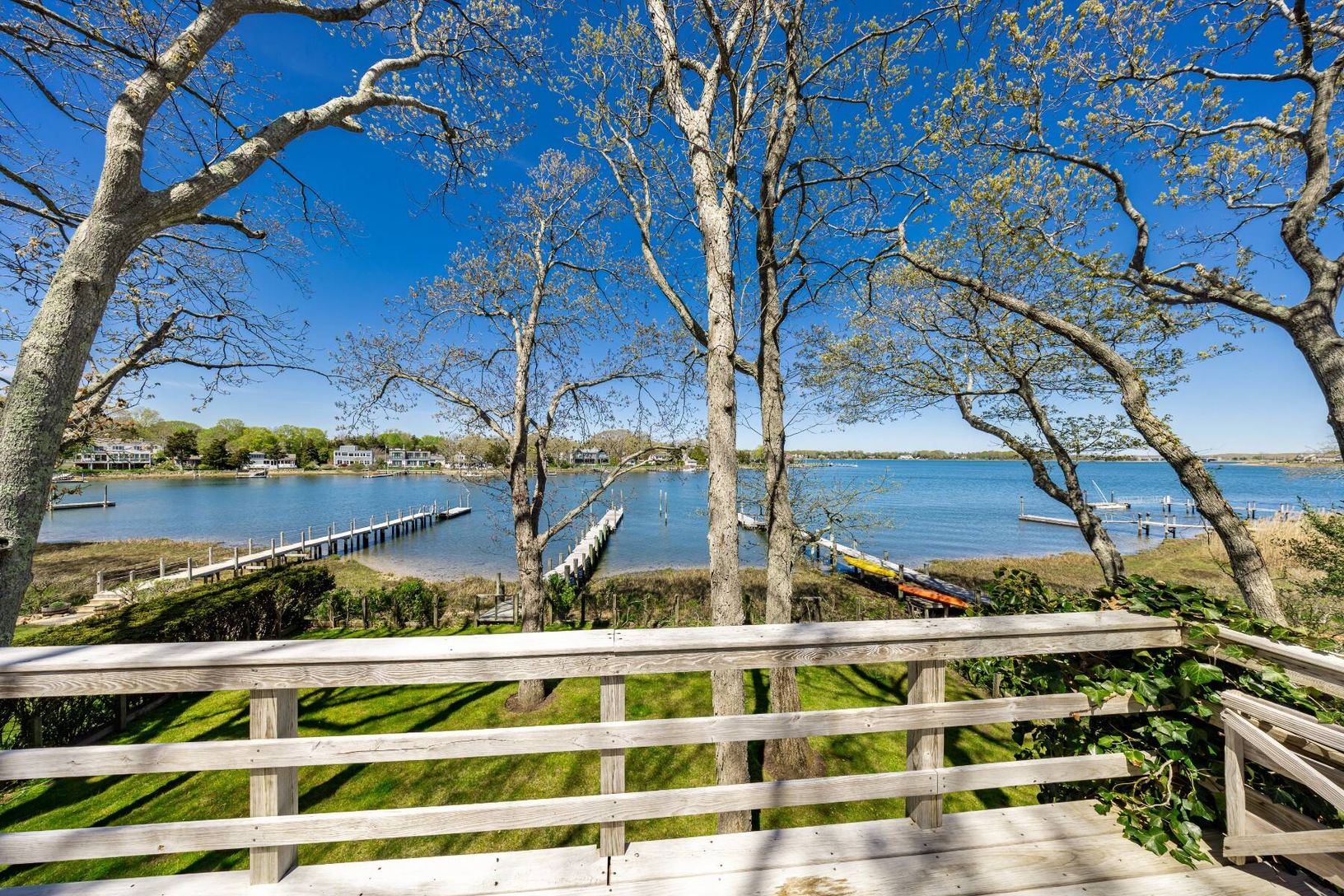  Waterfront Living with Panoramic Views