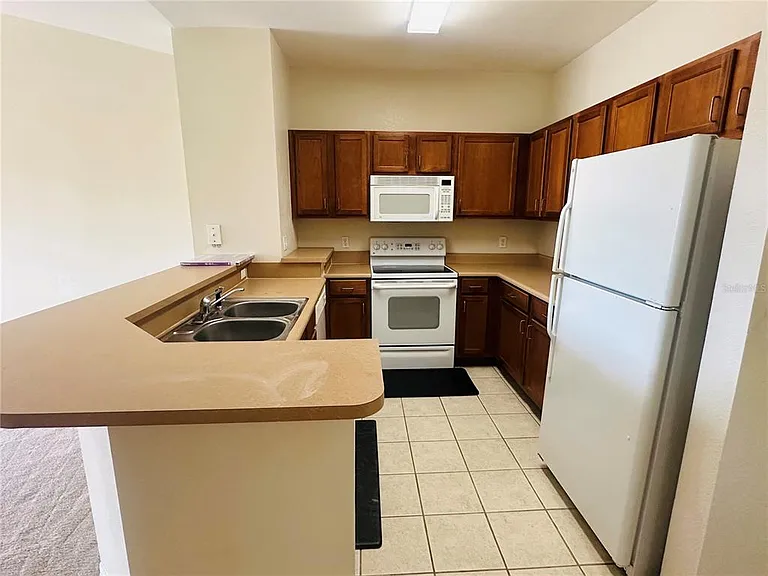8124 Claire Ann Dr #305 — Photo 2