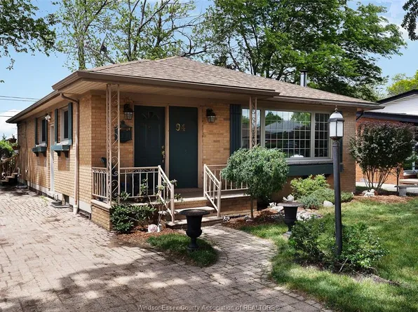 941 Westchester Dr, Windsor, ON N8S 3Y8