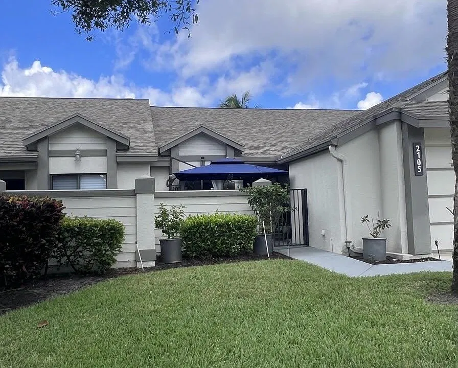 2105 Landings Blvd