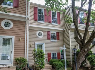 1930 Sagewood Ln, Reston, VA 20191