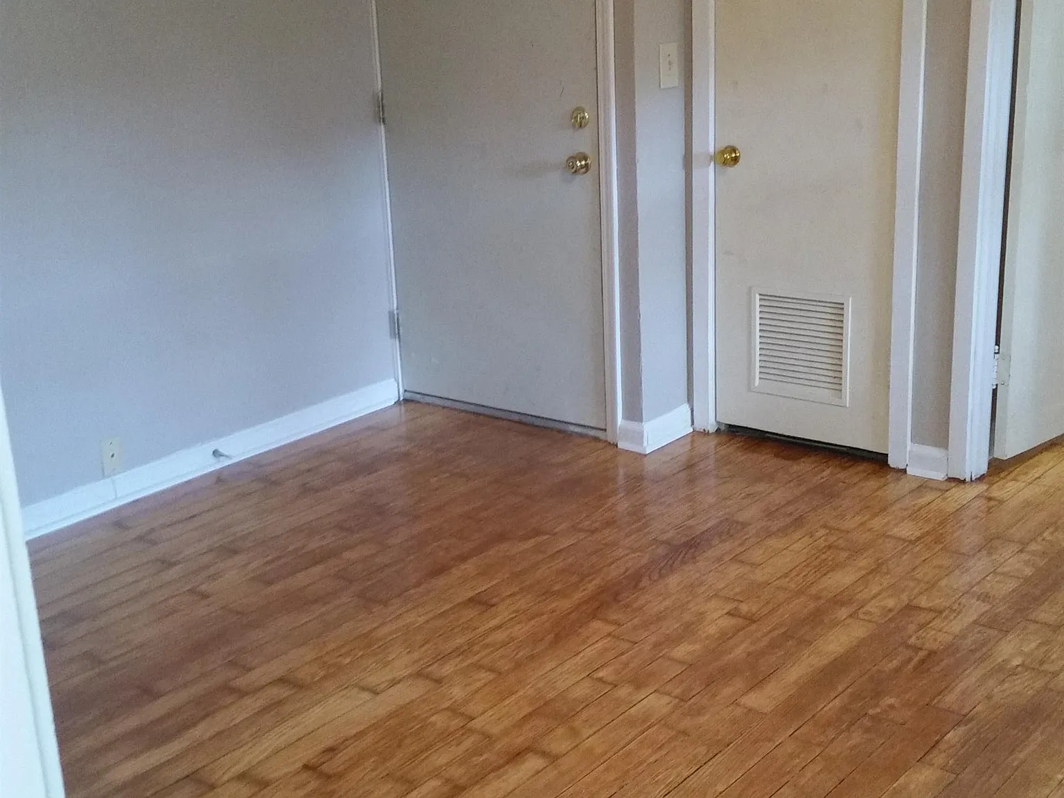 1141 Northeast Chester Avenue - 1 — Photo 3