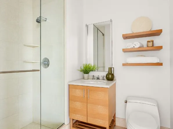 151 East 58th Street image 16 of 22