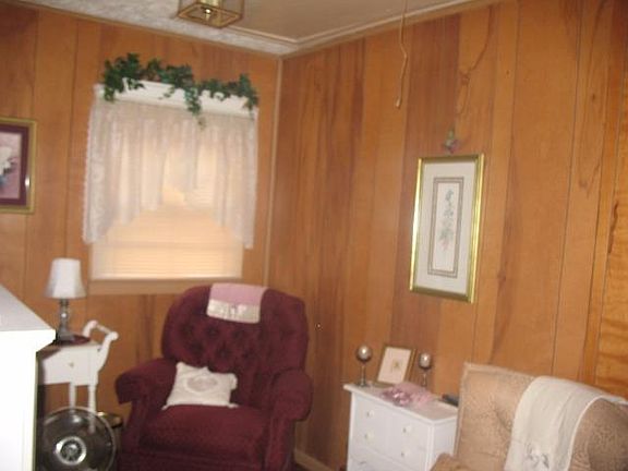5th image of 125 Windsor Dr