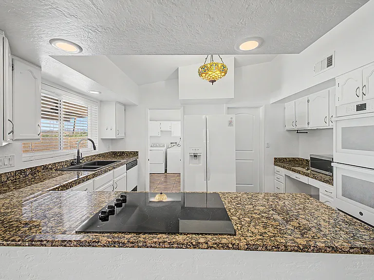 17221 E Lantern Ln — Photo 9