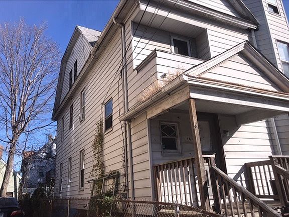 3rd image of 74 Carleton Ave