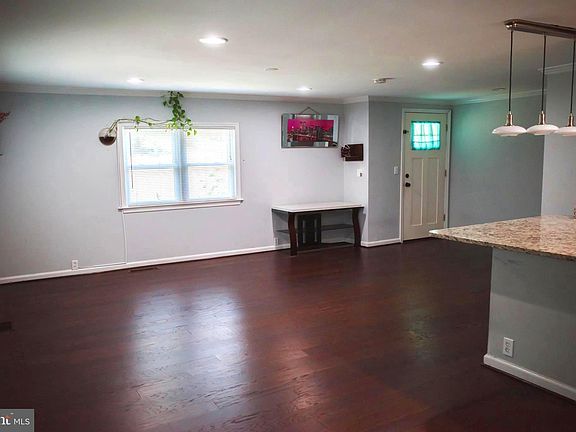 4th image of 14409 Pine Ln