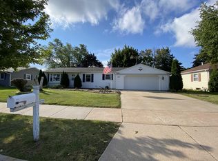 825 Eckardt Ct, Oshkosh, WI 54902