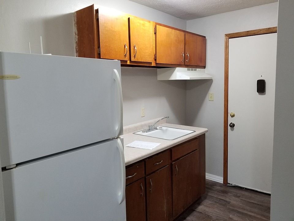 1st image of 118 E Phillip Ave #4