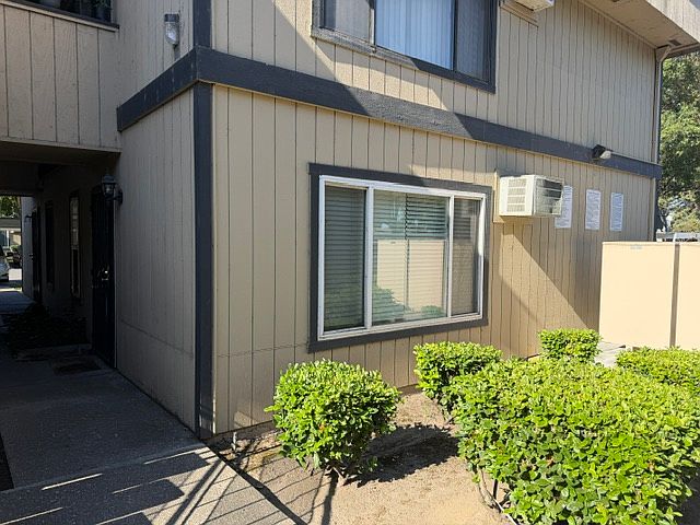 1st image of 6724 Plymouth Rd #71