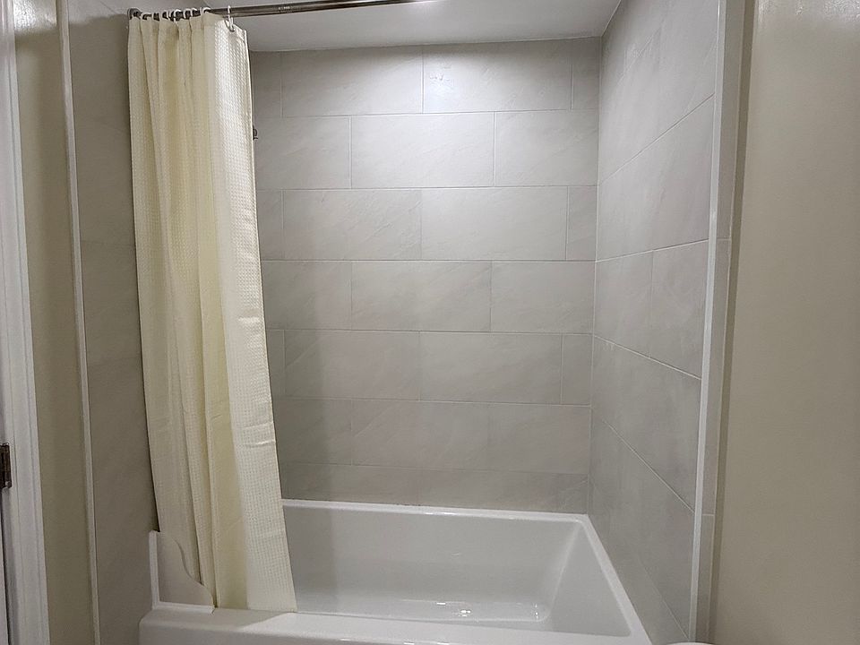 1st image of 571 Freeport St Unit 3