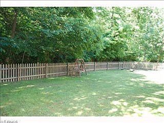 4th image of 6710 Greenvale Dr