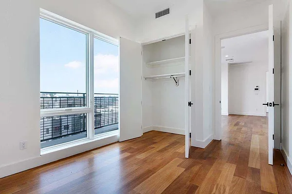 Rented by Nooklyn NYC LLC | media 39