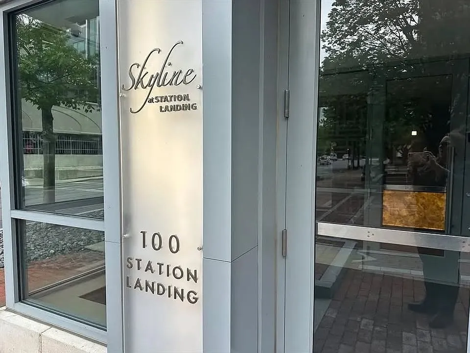 100 Station Lndg #402