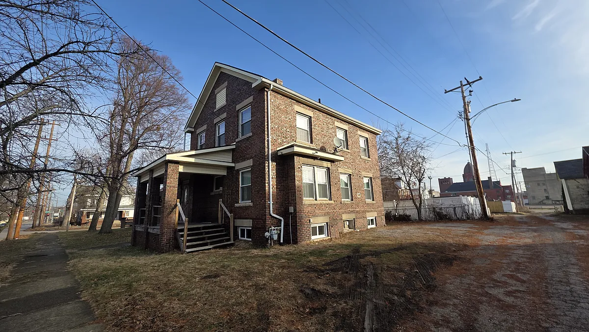 Building Photo - 340 N Edward St