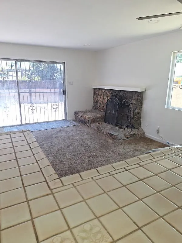 3 bed, 1142 sqft, $2,900 — Photo 2