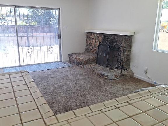 2nd image of 858 Ashfield Ave