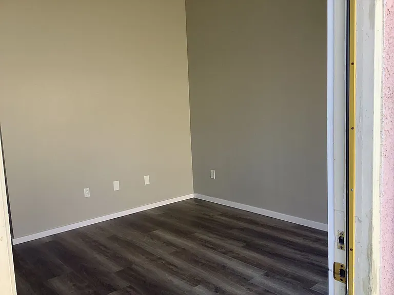 4576 Florence Ave — Photo 5