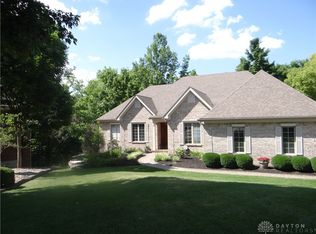 100 Castle Pine Ct, Xenia, OH 45385