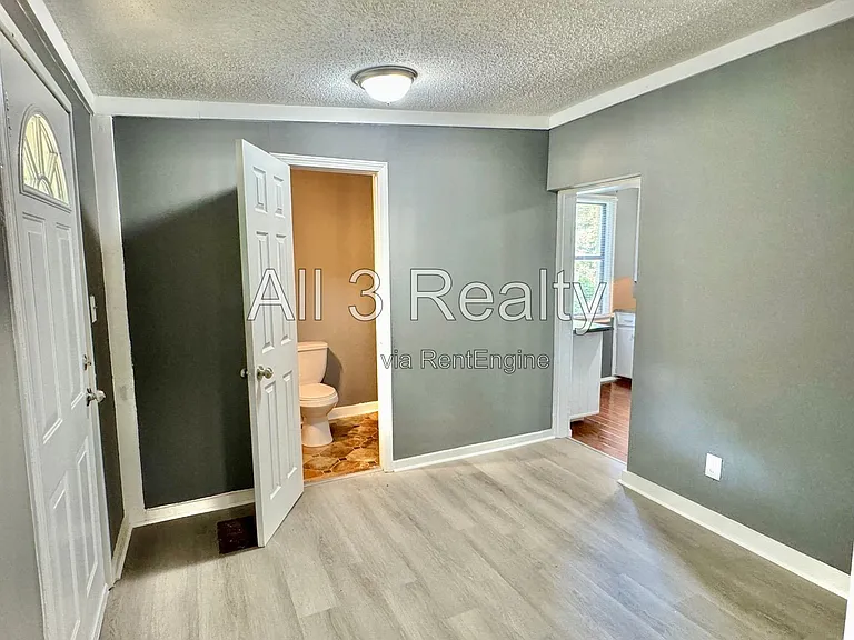 208 Bradley Dr — Photo 18