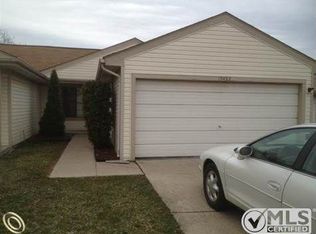 19432 Hazelwood St, Roseville, MI