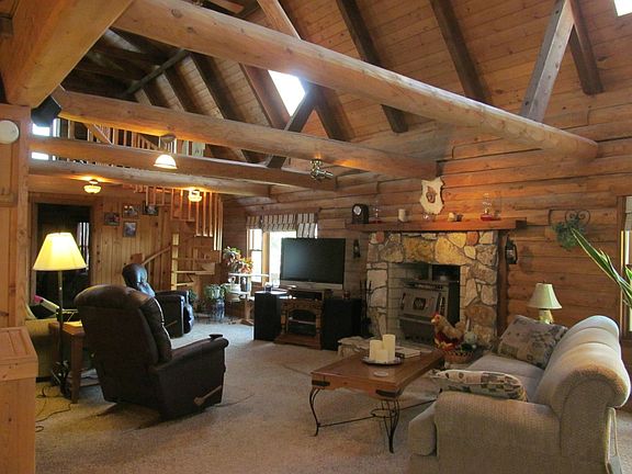 4th image of 8403 Road 10 NW