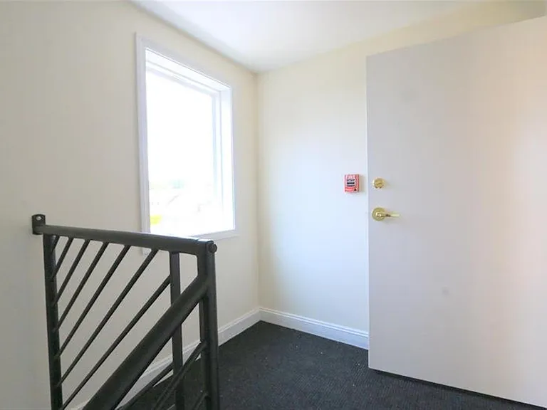 220 Massachusetts Ave — Photo 7