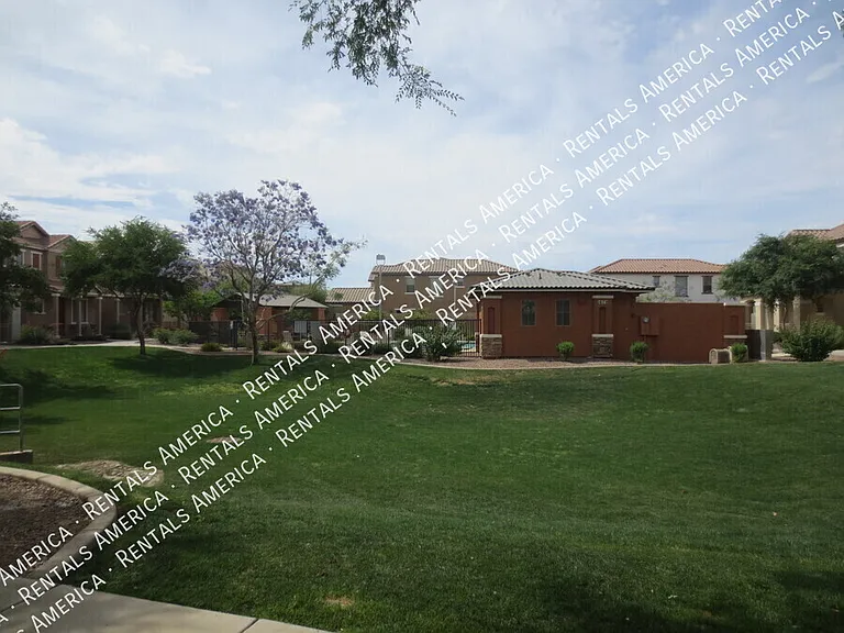 1670 E Elgin St — Photo 7