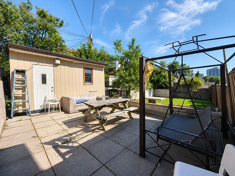 728 Weston Rd — Photo 16