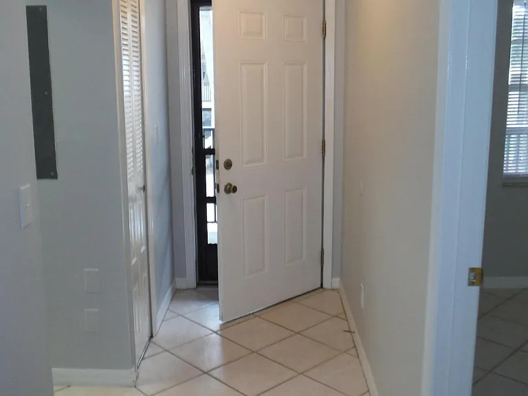 3035 Sir Hamilton Cir — Photo 2