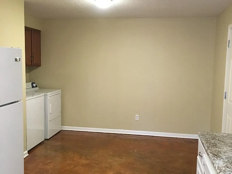 Laundry & dining