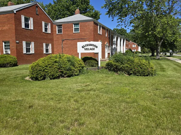 442 Clearview Dr APT M, Euclid, OH 44123