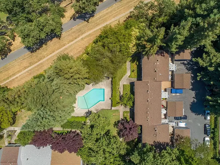 567 Sycamore Cir — Photo 21