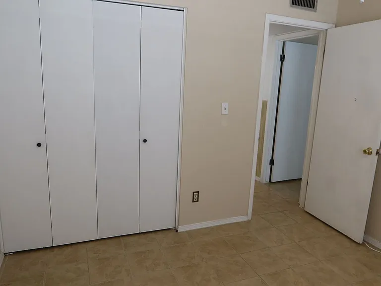 10345 Biscaine St — Photo 14