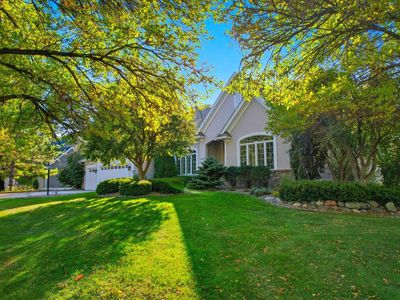 2608 Town Lake Dr, Woodbury, MN, 55125