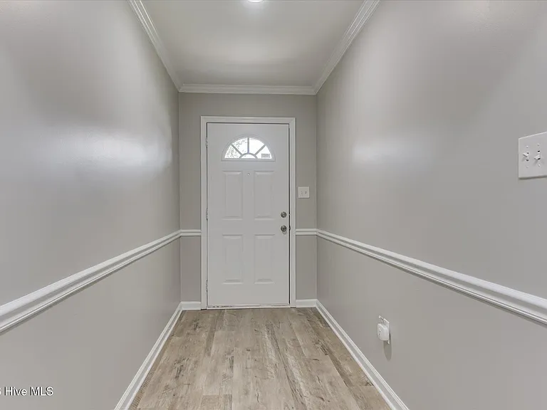 7604 Pleasantville Way — Photo 6
