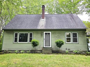 16 Moharimet Dr, Madbury, NH 03823