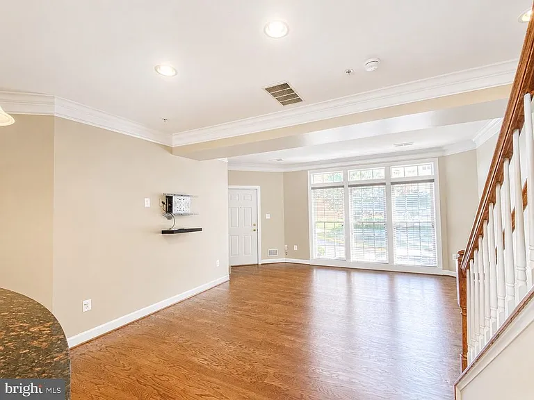 9520 Hyde Pl — Photo 3